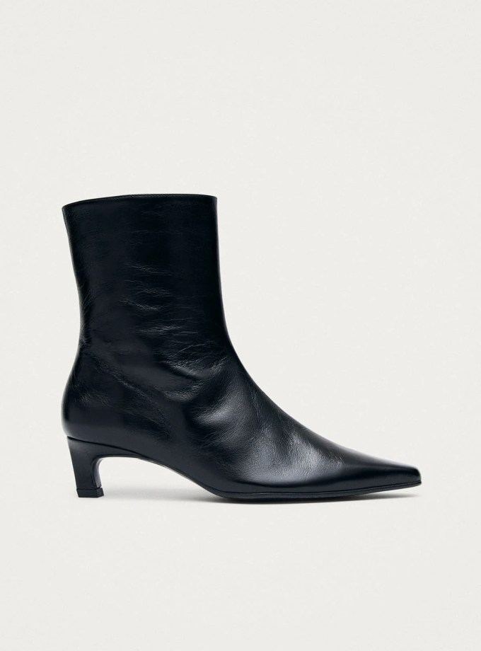 Ambar Rift Black Leather Ancle Boots
